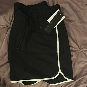 Mono B Women’s Black Athletic Shorts , NWT, Size 1x
